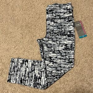 Emily B Size Medium Capri leggings